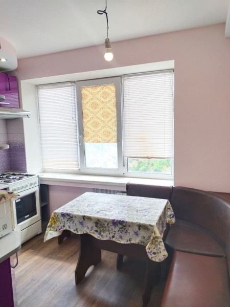 Фото Продам 2-х комнатную квартиру в г. Луганске, квартал Ватутина. 5/5 эт.