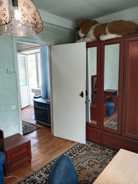 Фото Продам 2-х комнатную квартиру в г. Луганске, квартал Ватутина. 5/5 эт.