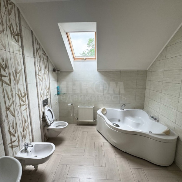 Фото Продам Дом 250м2 ул. Звейнека + гостевой Дом 150м2