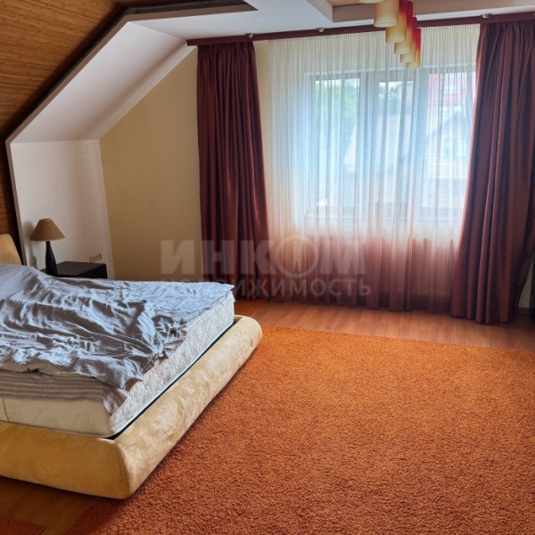 Фото Продам Дом 250м2 ул. Звейнека + гостевой Дом 150м2