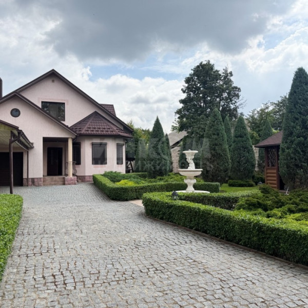 Фото Продам Дом 250м2 ул. Звейнека + гостевой Дом 150м2