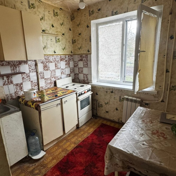 Продам 2-к квартиру в г. Луганск кв. Солнечный