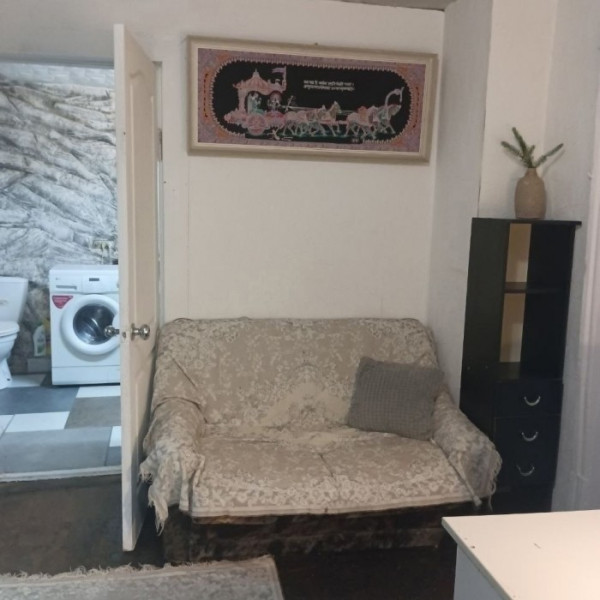 Продам земельный участок с домостроением в Центре г.Луганск, ул. Луганской Правды