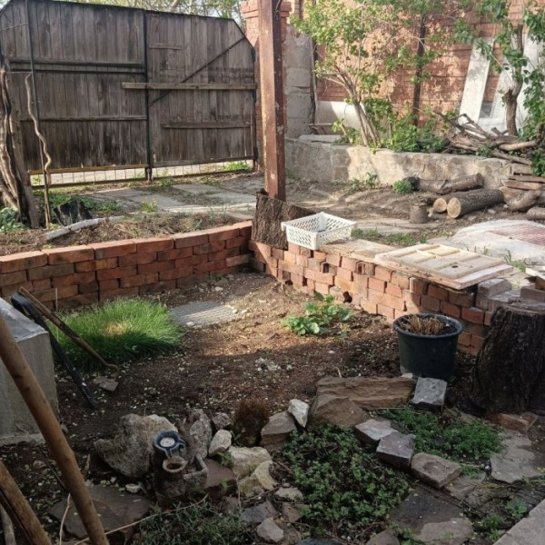 Фото Продам земельный участок с домостроением в Центре г.Луганск, ул. Луганской Правды