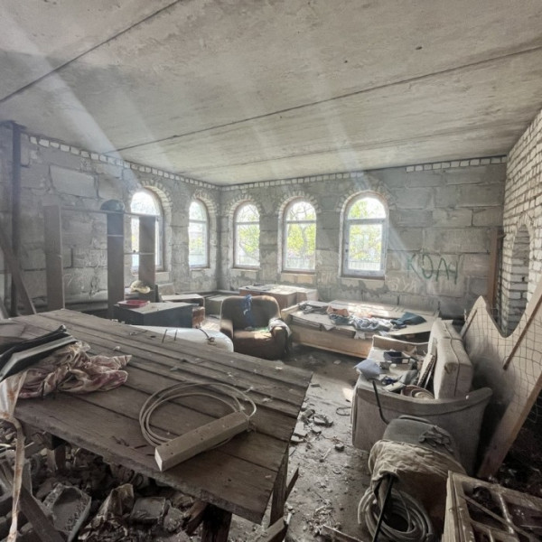 Фото Продам 2- х этажный дом 1992г. постройки, пгт. Новосветловка, ул. Зинченко (р- н Покровского храма