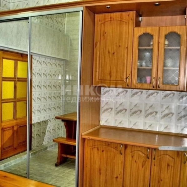 Фото Продам помещение в центре Луганска