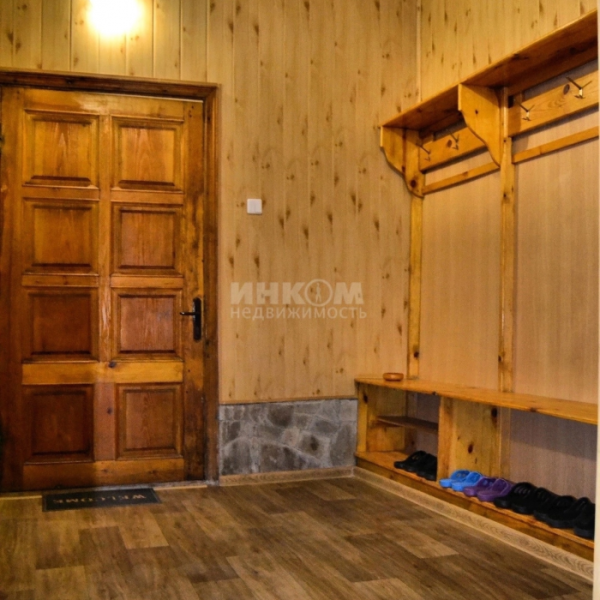 Фото Продам помещение в центре Луганска