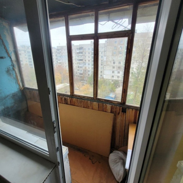 Фото продам 2к кв. ватутина с А.О.