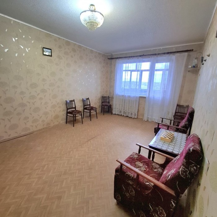 Продам 2-комн квартиру на кв. Степной г. Луганск.