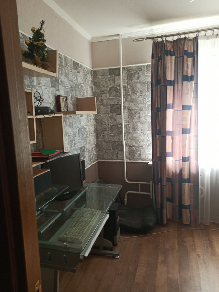 Фото Квартира г. Алчевск (ул. Ленина, 120)