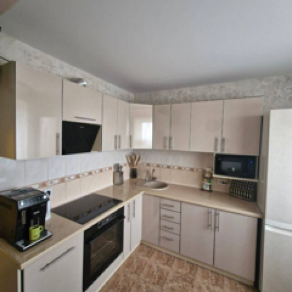 Продам 3к квартиру на кв. Комарова, с ремонтом