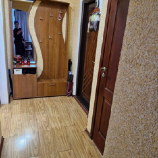 Фото Продам 3к квартиру на кв. Комарова, с ремонтом