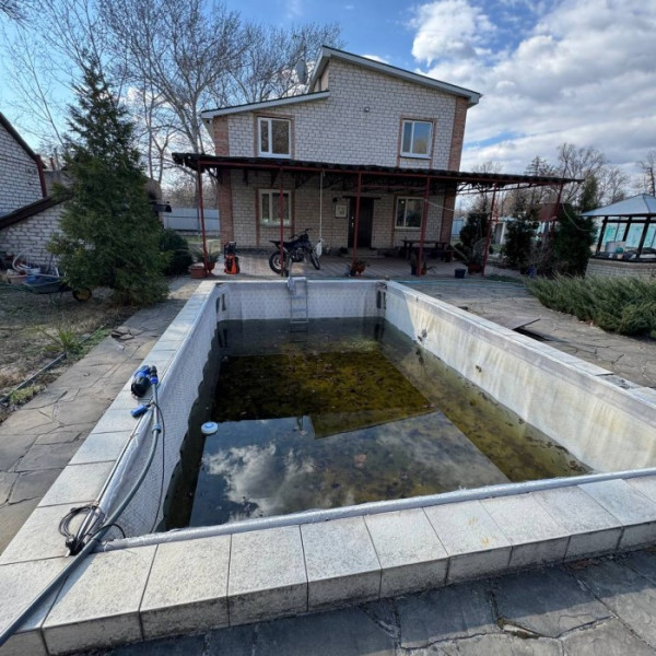 Продается дом Станично-Луганский р-н (п. Макарово)