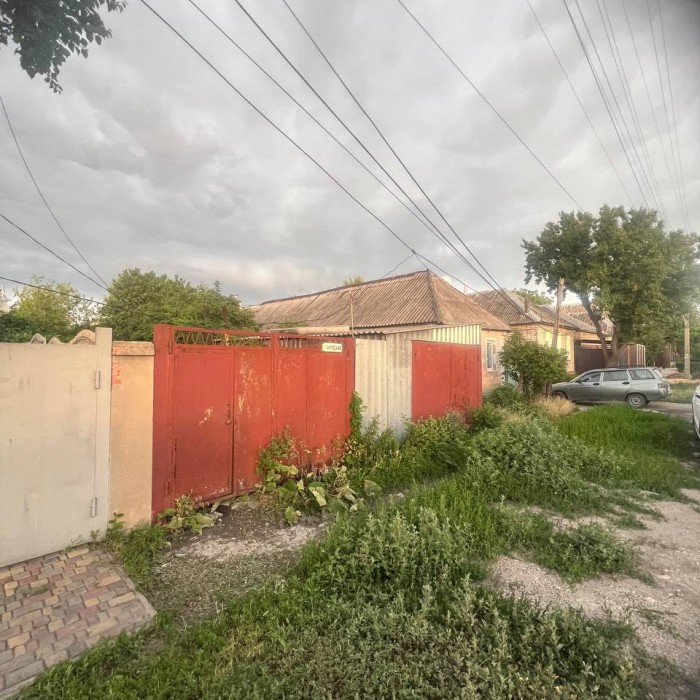 Продам участок с гаражом по улице Киевская