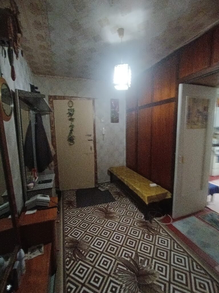 Фото № 1038 Продается 3-х комнатная квартира(чешка) по ул. Гмыри в р-не СШ № 6
