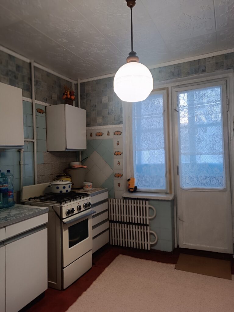 Фото № 1038 Продается 3-х комнатная квартира(чешка) по ул. Гмыри в р-не СШ № 6
