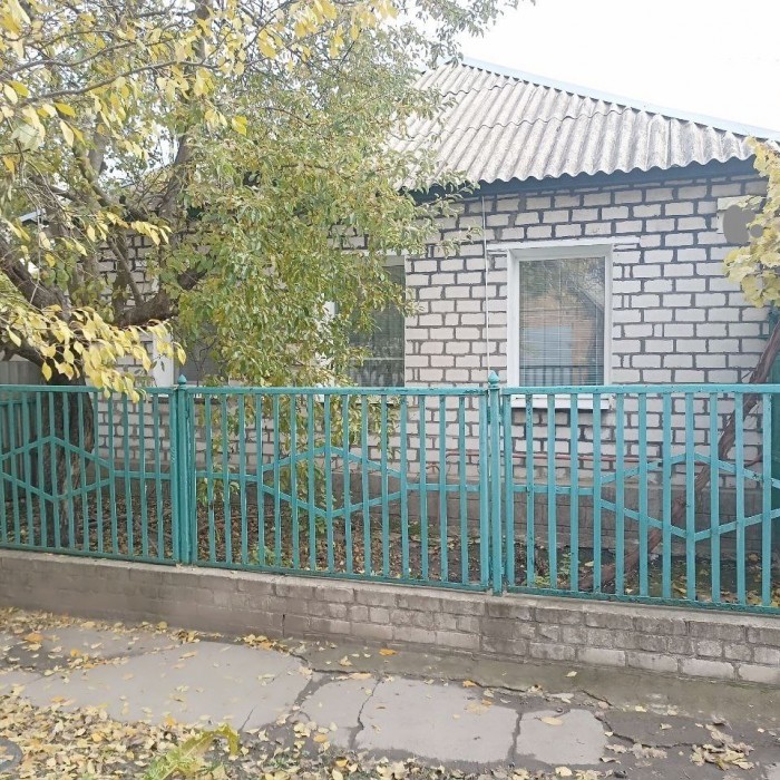 Продам пол дома ( двор общий) район Чапаева, пер 3-й Садовопроездной.