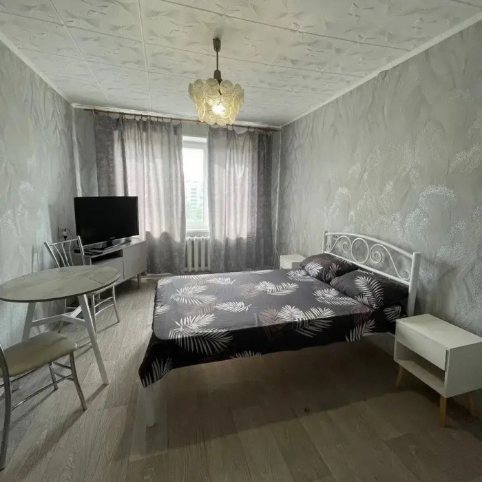 Продам 2- к. квартиру (улучшенку) 55 кв. м. , Луганск пгт. Юбилейное (р- н СМ Базар).