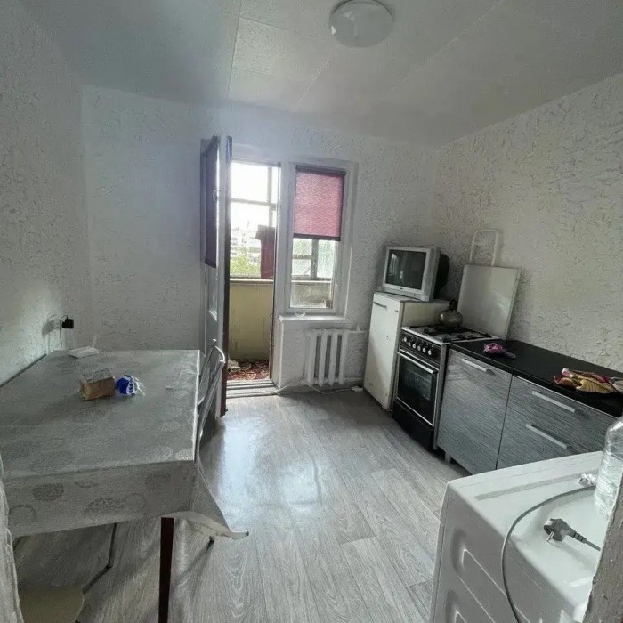 Фото Продам 2- к. квартиру (улучшенку) 55 кв. м. , Луганск пгт. Юбилейное (р- н СМ Базар).
