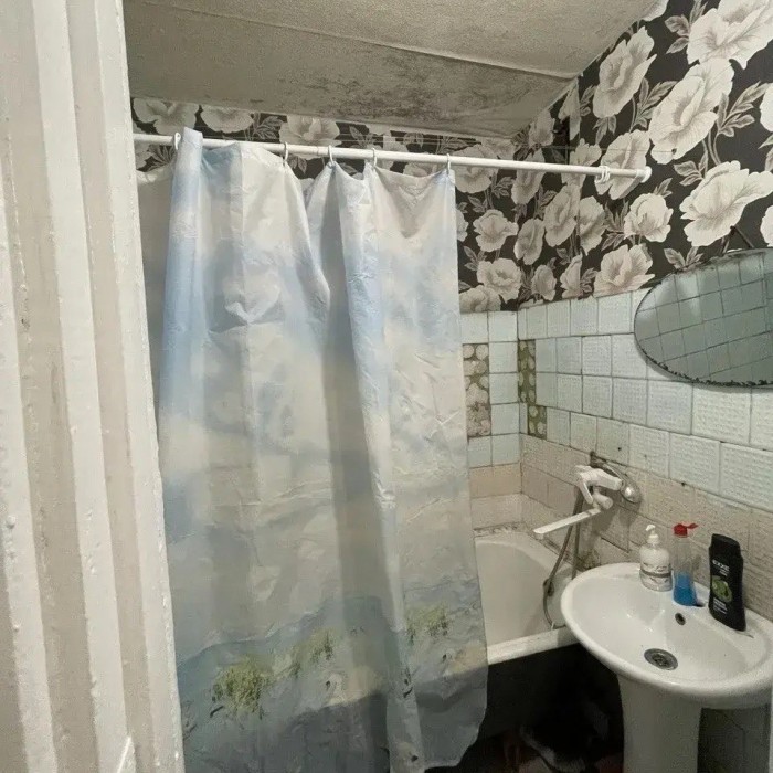 Фото Продам 2- к. квартиру (улучшенку) 55 кв. м. , Луганск пгт. Юбилейное (р- н СМ Базар).