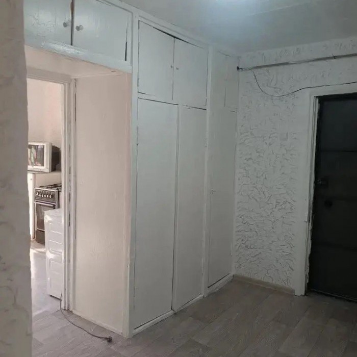 Фото Продам 2- к. квартиру (улучшенку) 55 кв. м. , Луганск пгт. Юбилейное (р- н СМ Базар).