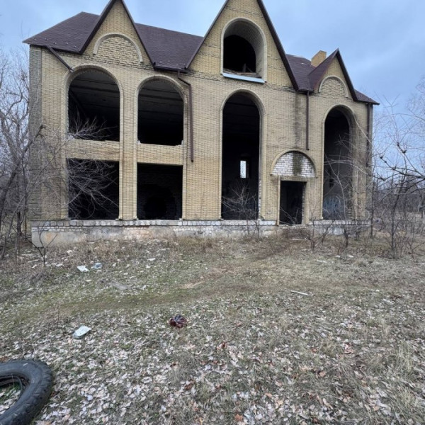 Продам недостроенный дом в г. Луганске (верхний Камброд)