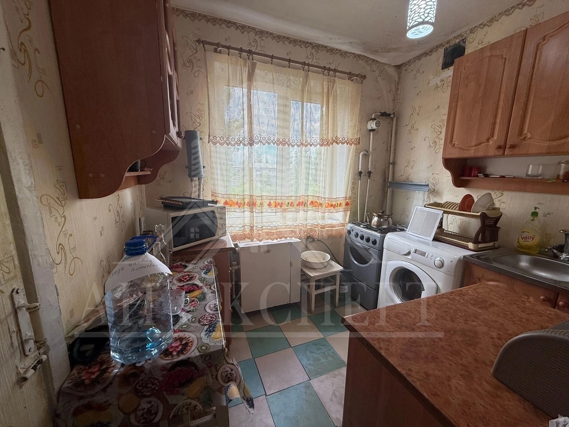 Фото Сдам 2-х комнатную квартиру на длительный срок (г. Кировск, 50 лет СССР, д. 10)
