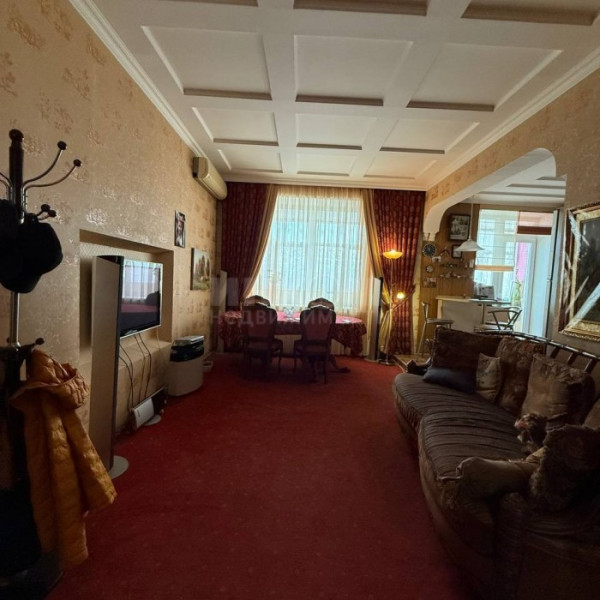 Фото Продам 3-х комн квартиру 200 м2 в Центре города Луганск, улица Советская