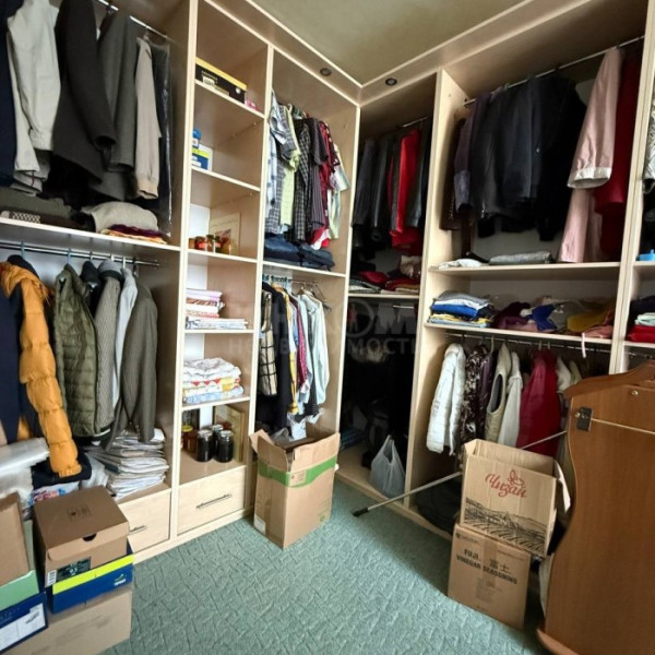 Фото Продам 3-х комн квартиру 200 м2 в Центре города Луганск, улица Советская