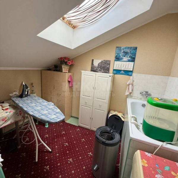 Фото Продам 3-х комн квартиру 200 м2 в Центре города Луганск, улица Советская