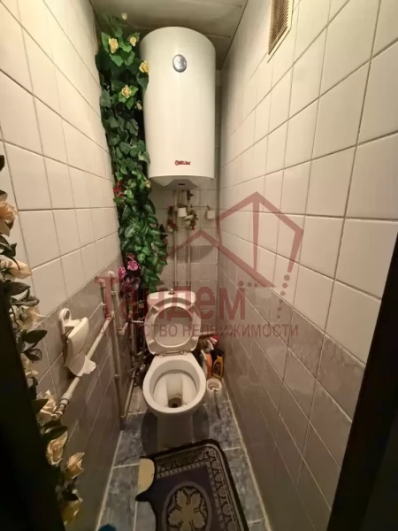 Фото 2-комнатная 52,6м2  5/9эт ? Луганск, район Городок ОР (дом напротив МВД, улица Крапивницкого)  Кухн - Объект №526
