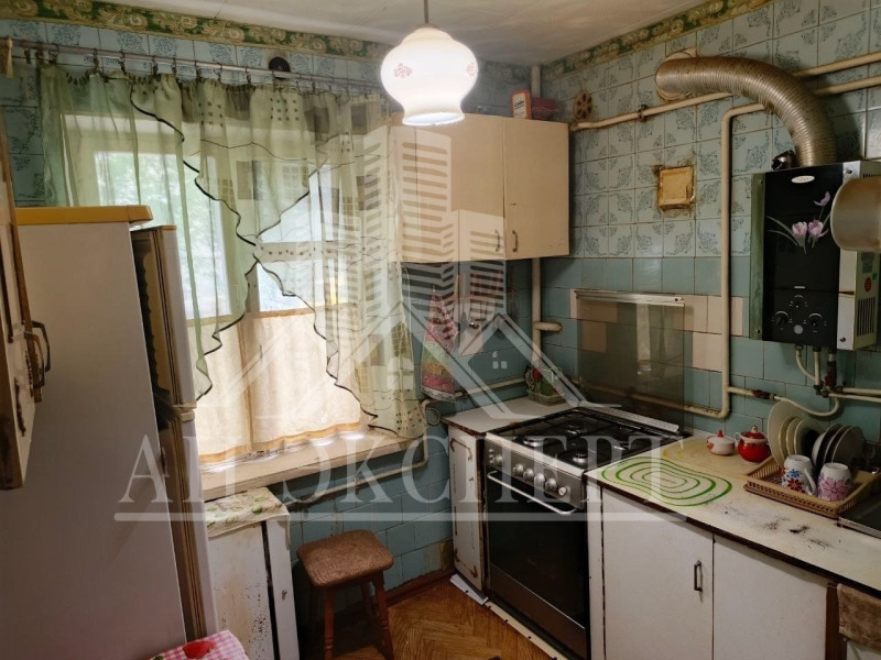 Фото Сдам посуточно 3-х комнатную квартиру (г. Стаханов, ул. Космическая, 3)