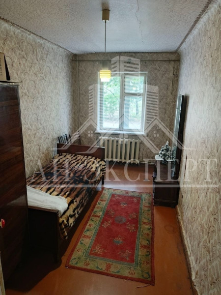 Сдам посуточно 3-х комнатную квартиру (г. Стаханов, ул. Космическая, 3)