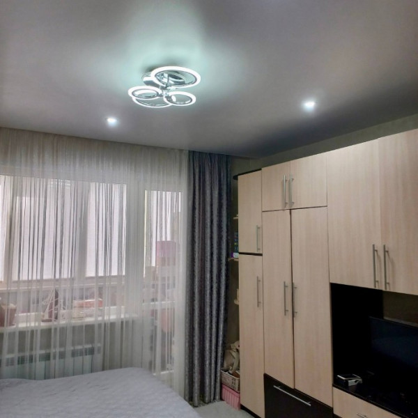 Фото Продам 1-кк на кВ Ленинского комсомола 5 этаж 9-го дома.