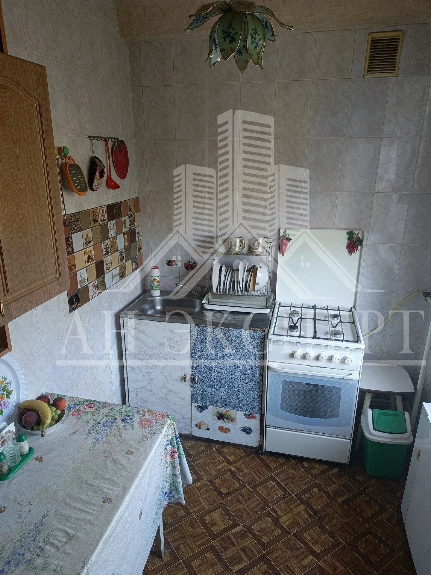 Фото Квартира г. Стаханов (ул. Макерова, д. 11а)