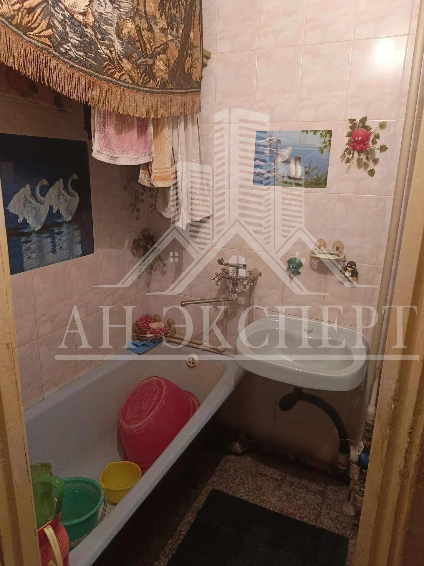 Фото Квартира г. Стаханов (ул. Макерова, д. 11а)