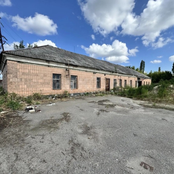 Фото Продам здание 556. 5 м2 в г Луганск территория завода им Ленина