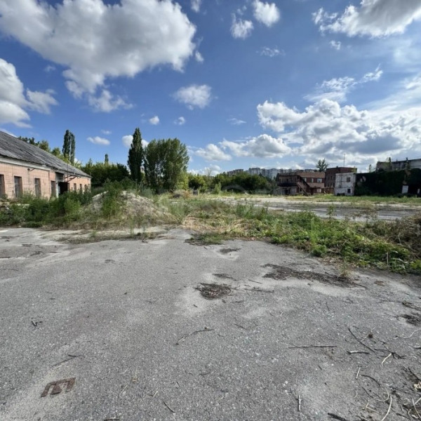 Фото Продам здание 556. 5 м2 в г Луганск территория завода им Ленина