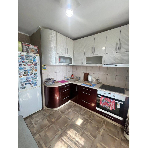 3-комн. квартира, ул. Андрея Линева