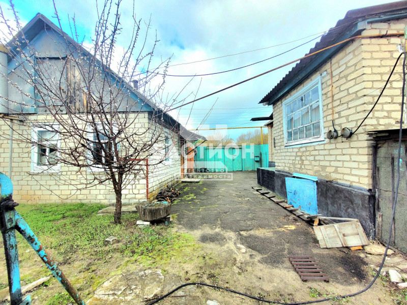 Фото Дом, Россия Муниципальный округ Станично Луганский , село Валуйское улица Горького ID:1917076
