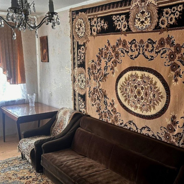 Фото Продам 2-х комнатную квартиру на кв. 50 лет Обороны Луганска ( Медуниверситет) 5/5 эт