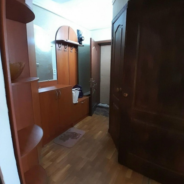 Фото 7428 Продам 2х комн. квартиру в р-не маг. "Айсберг"