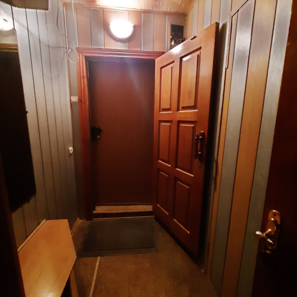 №796 Продаётся 4 комн, кв-ра, ул. Сарматская, р-н Теплокоммунэнерго.