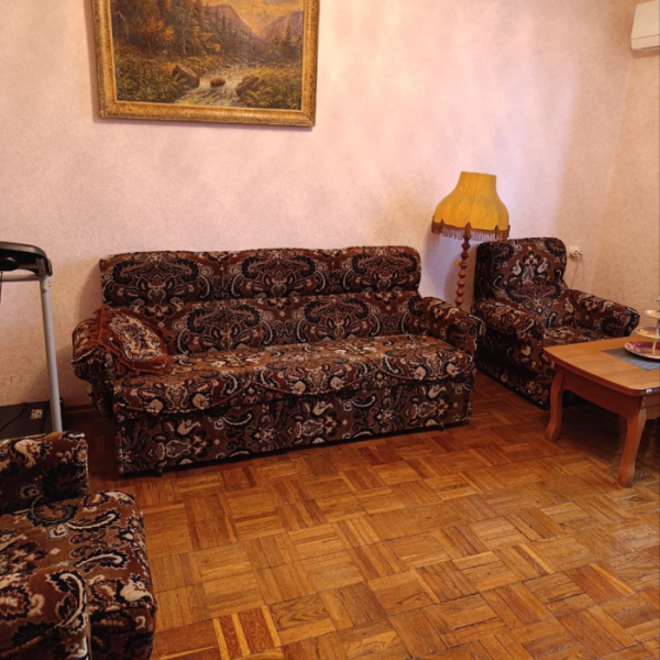 Фото Продам 2к квартиру в центре, Театральная Площадь