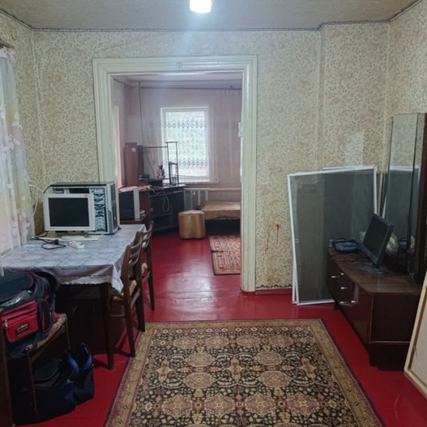 Фото Продам дом и флигель, Артемовский район, недалеко 11 поликлиника