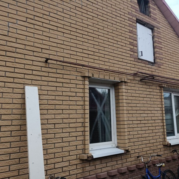 Продам дом и флигель, Артемовский район, недалеко 11 поликлиника