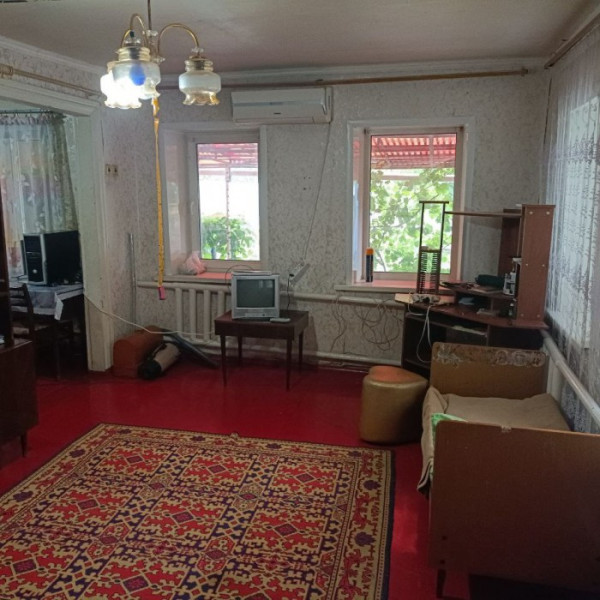 Фото Продам дом и флигель, Артемовский район, недалеко 11 поликлиника