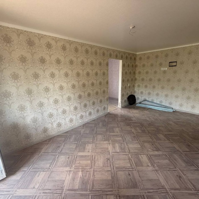 Фото Продам 2- к. квартиру по цене 1- к. квартиры, в центре Луганска, ул. Советская 90 (р- н ост. Донбасс)