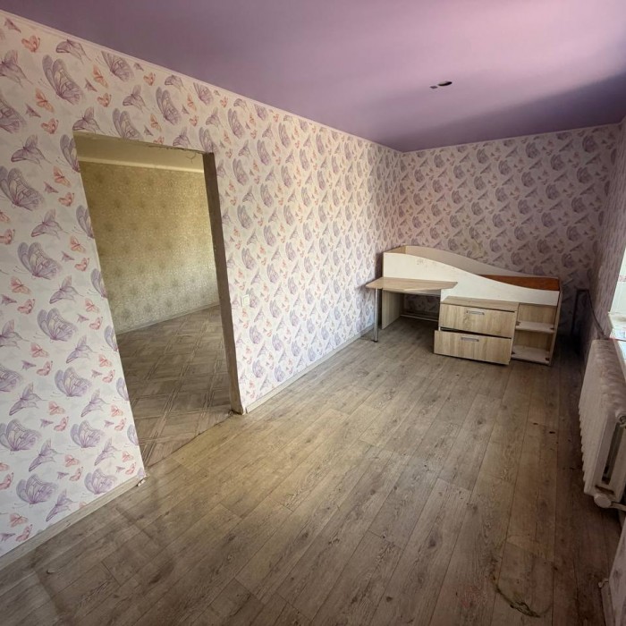Фото Продам 2- к. квартиру по цене 1- к. квартиры, в центре Луганска, ул. Советская 90 (р- н ост. Донбасс)