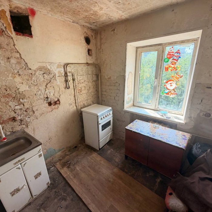 Фото Продам 2- к. квартиру по цене 1- к. квартиры, в центре Луганска, ул. Советская 90 (р- н ост. Донбасс)